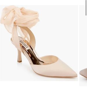 Badgley Mishka Blaze Satin Bows in Latte